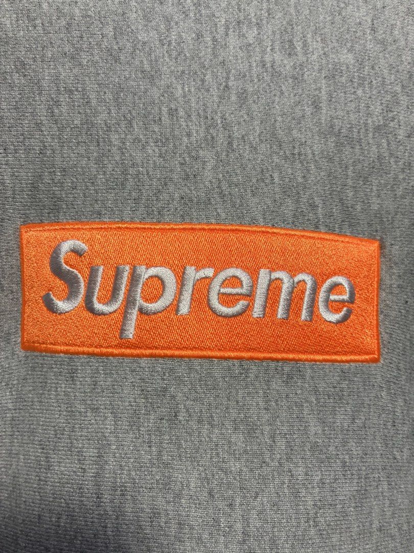 Supreme box logo (Category: Luxury Apparel) located in Manila. Submitted by egayfinds420 (Listing ID 1460004060, Image 3). Description: SUPREME BOX LOGO 😍🥶 EXCELLENT CONDITION COLOR RATE 9.5/10 OR BETTER MEDIUM 23 x 29 .