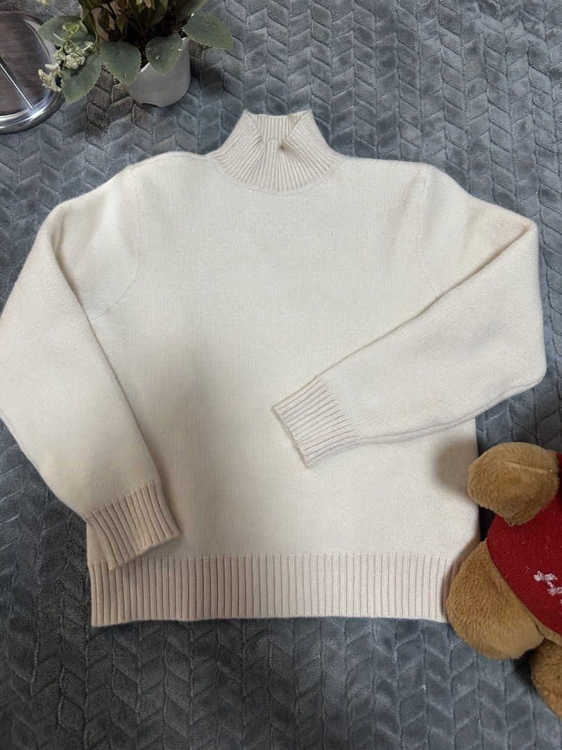 Sweater - 8y in size - running small (Category: Babies & Kids Fashion) located in Caloocan City. Submitted by fabs_preloved01 (Listing ID 1459989256, Image 1). Description: Turtle neck sweater - 8y in size but running small. .