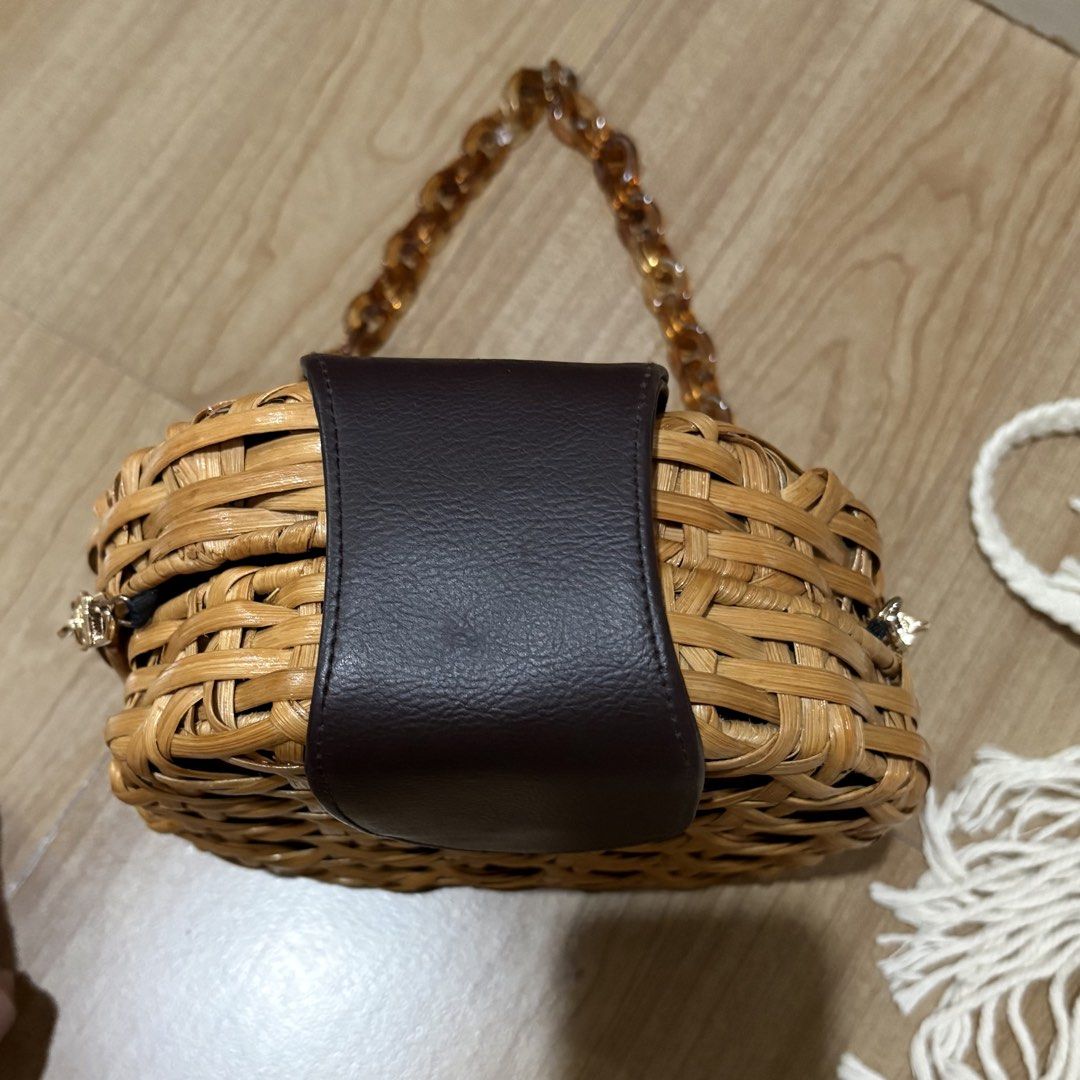 Take all bags for ₱450 (Category: Shoulder Bags) located in Quezon City. Submitted by celRis (Listing ID 1460011783, Image 2). Description: - Take all bags for 450 - Bags are light used to well used so manage expectations - the white bag needs wash.