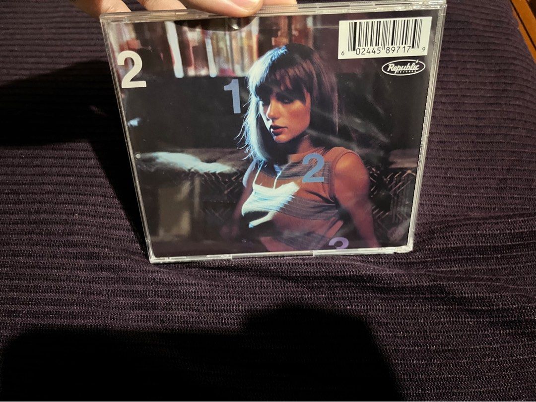 Taylor Swift Midnights CD (Category: CDs & DVDs) located in Kalibo. Submitted by evereign (Listing ID 1460105047, Image 3). Description: Taylor Swift Midnights CD Album - unsealed but never played - no issues - original (came alongside a signed insert) mode of payment: gcash/maribank shipping: jnt/lbc.