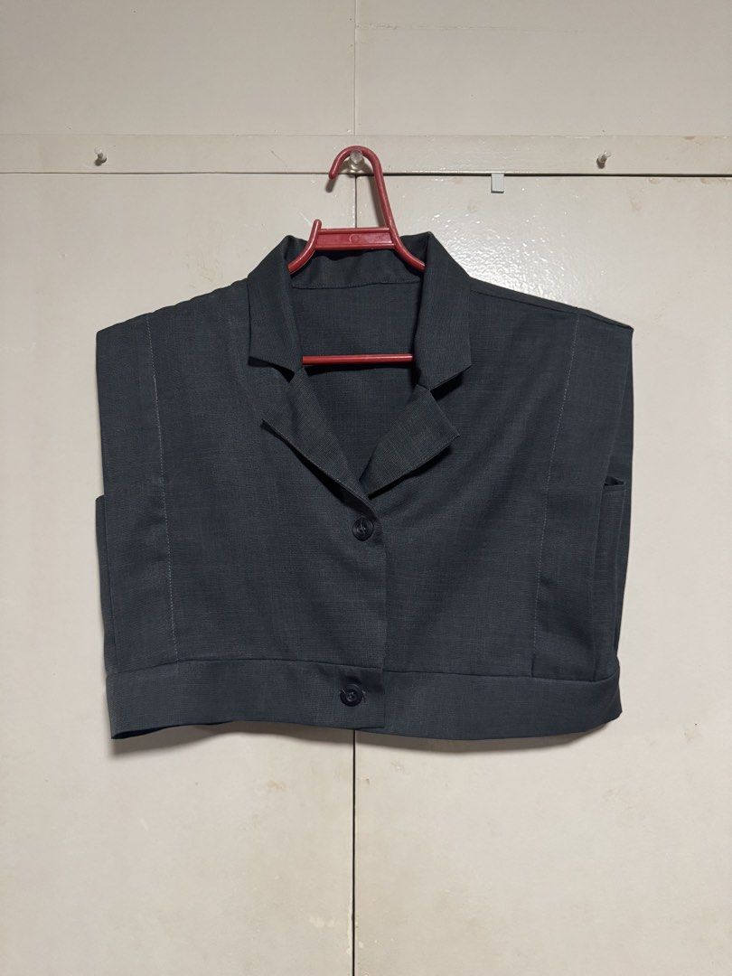 Tayo Studio Semi Crop Office Top (Category: Others Tops) located in Paranaque City. Submitted by mykindofclothing (Listing ID 1460072628, Image 1). Description: Bought at Tayo Acienda. Worn as office top. Will fit S-M. Will comfortably fit 36" bust. L is 16in..