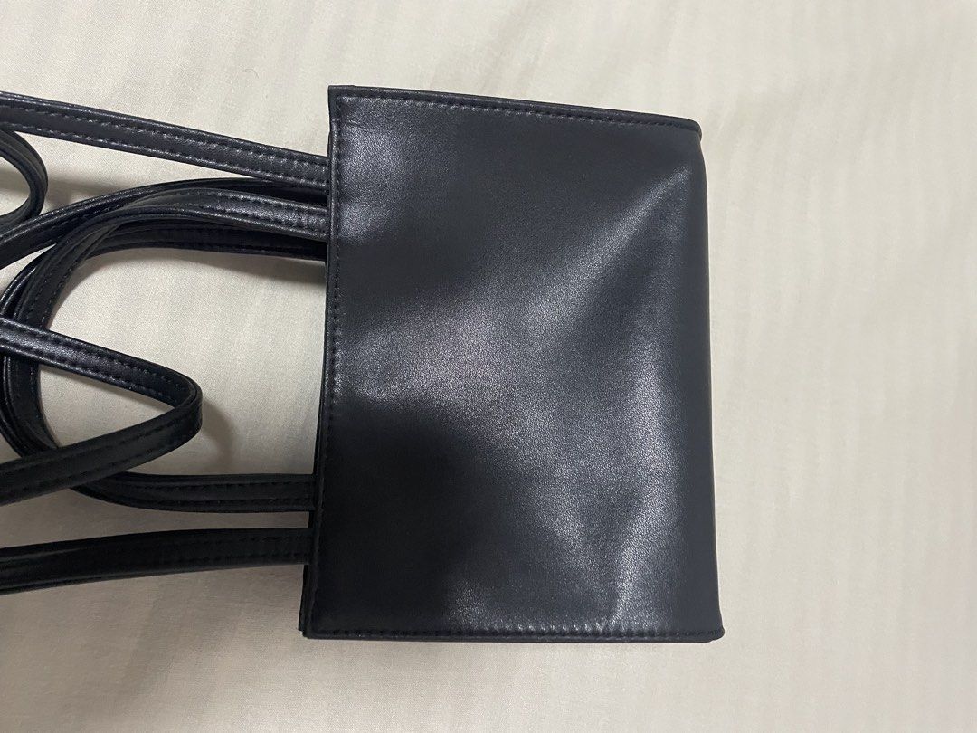 Telfar Small Bag (Category: Cross-body Bags) located in Mabalacat. Submitted by designerbrandsforless (Listing ID 1460049293, Image 3). Description: In great condition! No flaws! Size is small.