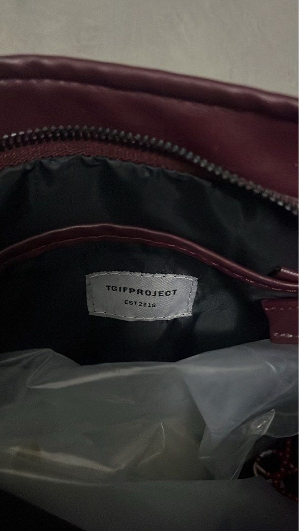 TGIF Project Woven Shoulder Bag (Category: Shoulder Bags) located in Pasig City. Submitted by whoknows3000 (Listing ID 1460019521, Image 2). Description: .