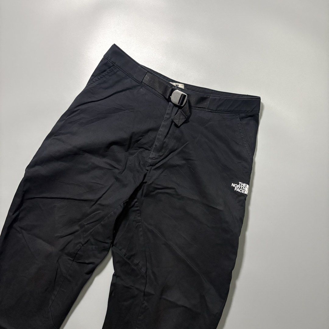 The North Face S19 Technical Woven Utility Pants (Category: Activewear) located in Tayabas. Submitted by tayabaskartell (Listing ID 1459996519, Image 3). Description: .