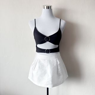 (Category: ) located in . Submitted by rosywardrobe (Listing ID 1460072147, Image 1). Description: .