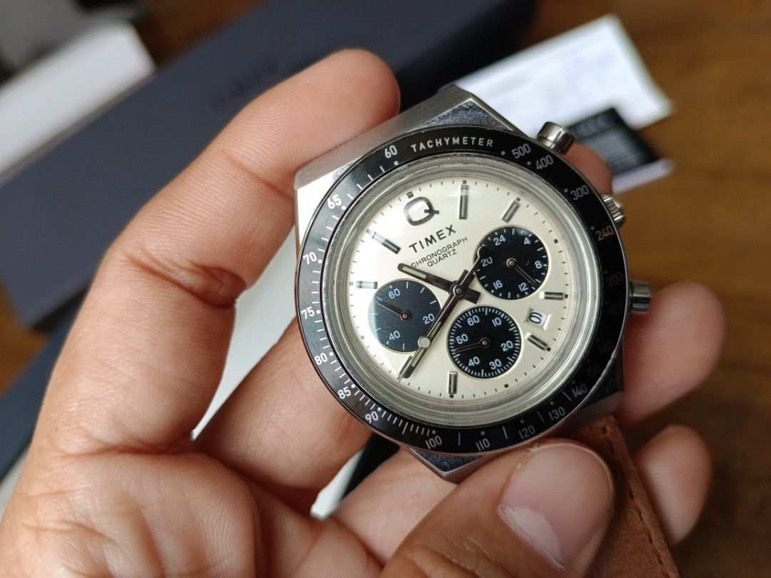 Timex Chronographic Quartz (Category: Wearables & Smart Watches) located in Cebu City. Submitted by royaldeer.f1dc93 (Listing ID 1460012784, Image 1). Description: .