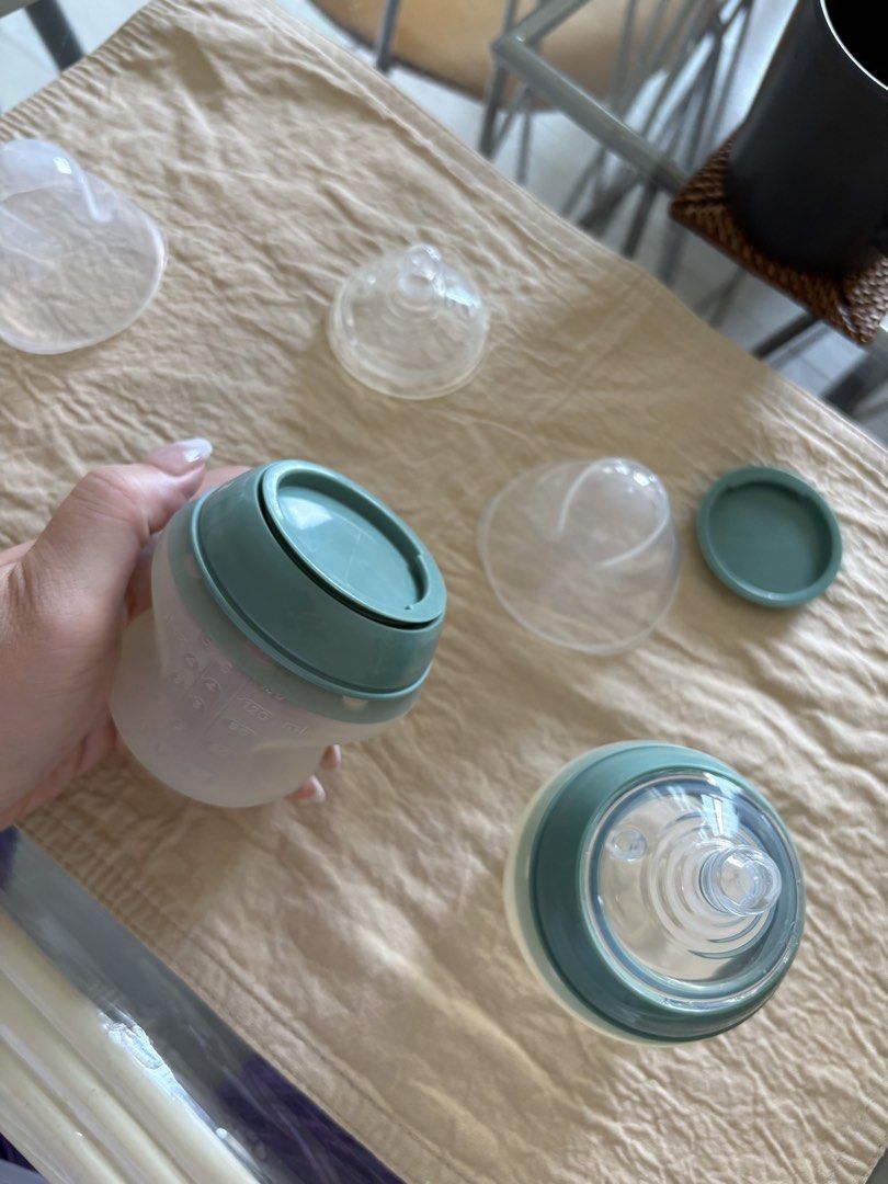 Tommee Tippee Baby Bottles (150ml) (Category: Breastfeeding & Bottle Feeding) located in Quezon City. Submitted by njor20 (Listing ID 1460063753, Image 2). Description: Set of 2 pcs Barely used .