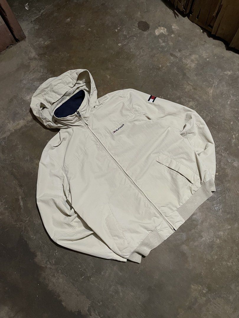 Tommy Hilfiger Beige Packable Hooded Jacket (Category: Coats, Jackets and Outerwear) located in Santa Cruz. Submitted by _darskieeezz (Listing ID 1460029908, Image 1). Description: Actual Dimes 23 by 28 Large Pogi neto solid condition!!!!!.