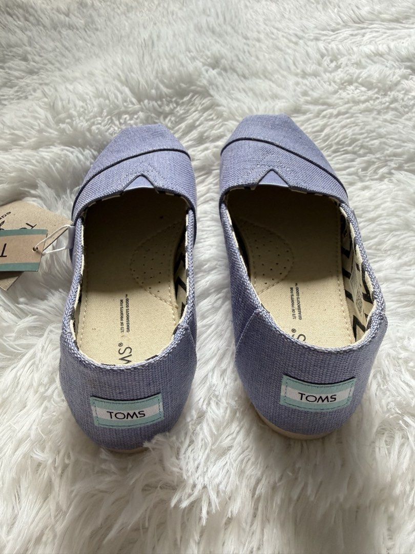 TOMS WMN ALPARGATA (Category: Loafers) located in Candaba. Submitted by kapampangancloset (Listing ID 1459917444, Image 3). Description: Womens 6.5 From USA. Rfs: Too small for me No box .