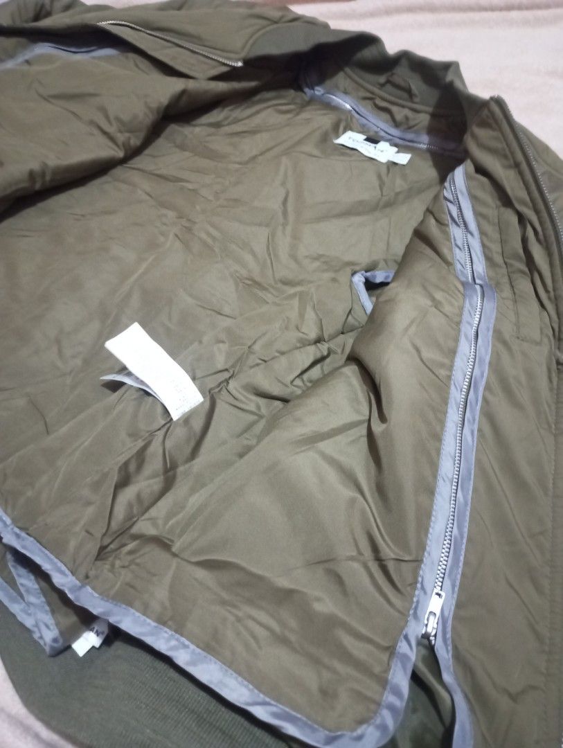 Topman bomber jacket size medium (Category: Coats, Jackets and Outerwear) located in Las Pinas. Submitted by kaswakto (Listing ID 1459938126, Image 3). Description: 〽️ Topman bomber jacket size medium 〽️ Dimensions: 22 inches length x 22 inches width 〽️ as new excellent condition 💰Php 1250 +sf 📌Lpdh Las Pinas/Evacom or Valley2 Paranaque 📞09174614978 contact no. 🗳️Payment thru Gcash 09174614978 Jayvie Godmalin/bank transfer Bpi account 3109428