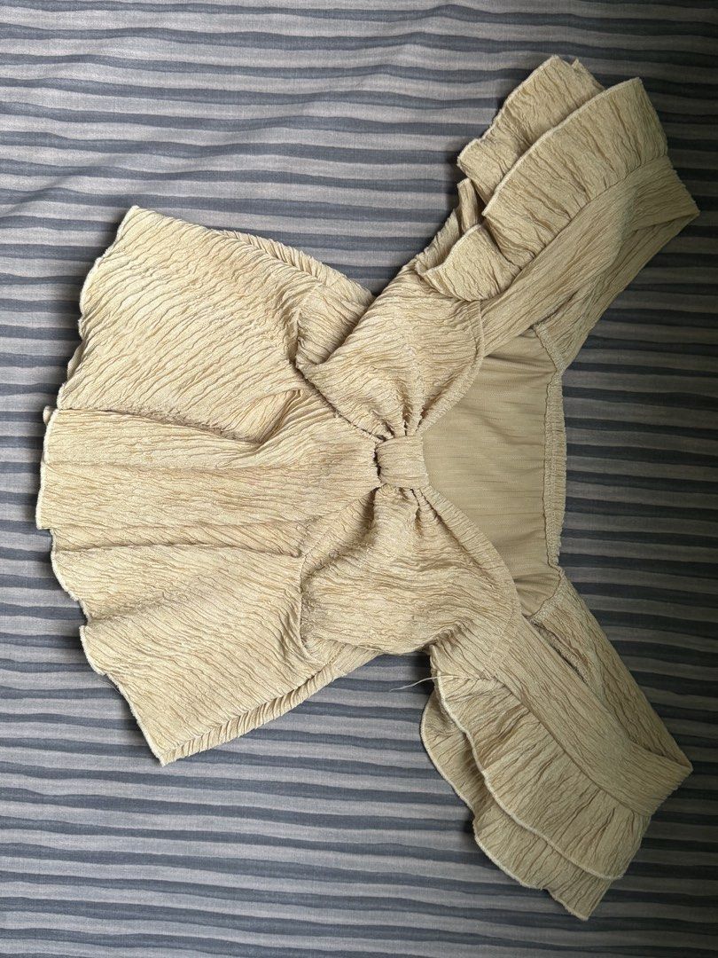 Tops Bundle Only (Category: Others Tops) located in Guiguinto. Submitted by angelazkim (Listing ID 1460095165, Image 2). Description: Tops Bundle Only 10 pcs. Lightly used Pm me for individual photos MOD: Gcash/Bank Transfer Shipping: Gogo Express.