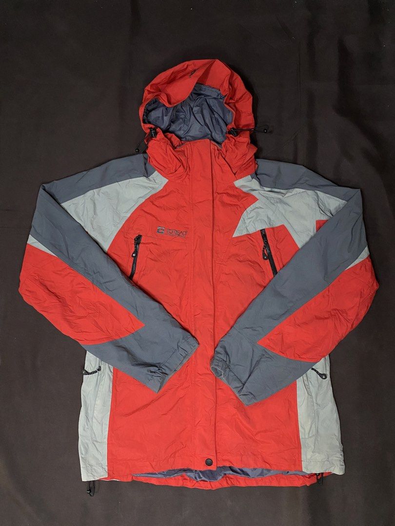 Toread Outdoor Jacket (Category: Coats, Jackets and Outerwear) located in Bay. Submitted by paoloconic70568 (Listing ID 1459949064, Image 1). Description: Toread Outdoor Jacket Waterproof/Breathable Good for outdoor activities Packable Hood Color Rate: 10/10 Color may vary due to lighting XL on tag W-22 L-26 Issue: None.