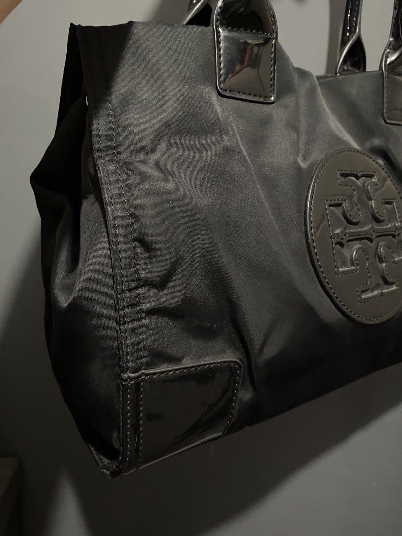 Tory Ella Medium size (Category: Luxury Bags & Wallets) located in Batangas. Submitted by bagstolove2.0 (Listing ID 1459989206, Image 2). Description: Minimal signs of use.