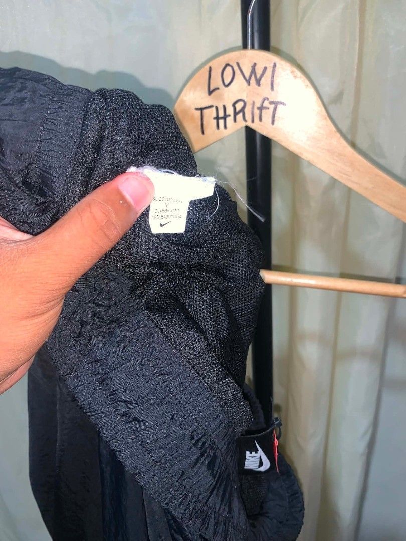 TRACKPANTS (Category: Joggers) located in Manila. Submitted by lowithrift_6100 (Listing ID 1460093018, Image 3). Description: ISSUE SEE THE PIC.