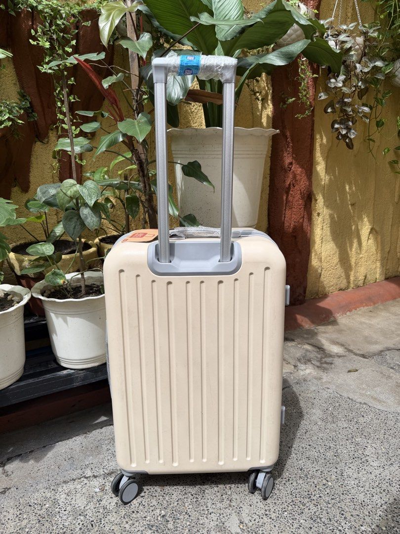 Travel Basic hard case luggage size 24 medium beige (Category: Luggage) located in Manila. Submitted by kaelstoypalace (Listing ID 1460073486, Image 3). Description: With minimal scratches .