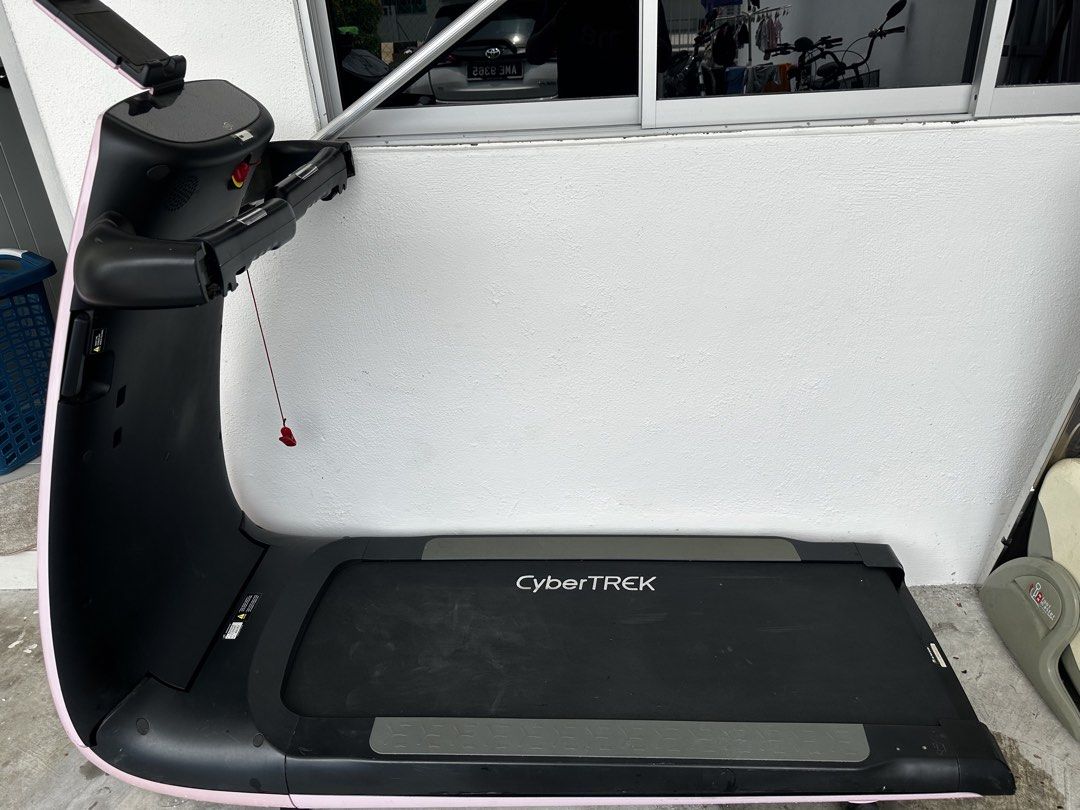 Treadmill (Category: Cardio & Fitness Machines) located in Chemor. Submitted by noblewhale.f582d4 (Listing ID 1459956705, Image 3). Description: Cybertrack (gintell) To let go can nego Still new less use .