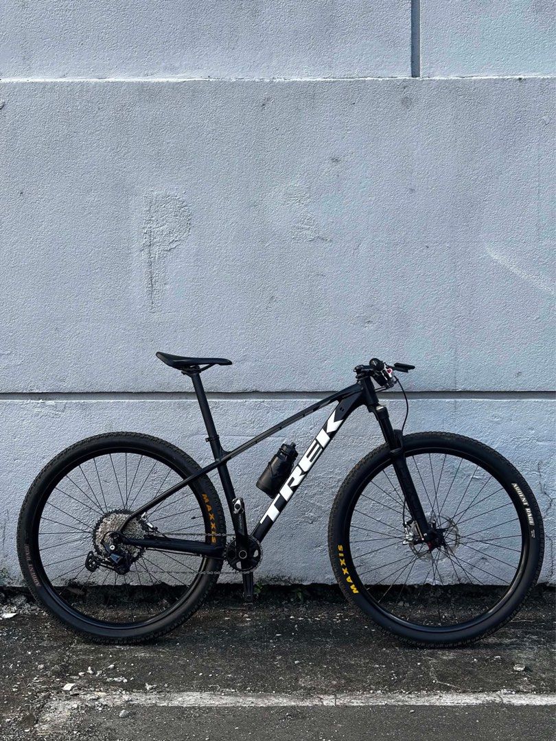 Trek Marlin 29er (Upgraded) (Category: Bicycles) located in Muntinlupa City. Submitted by ivanmerro (Listing ID 1459901690, Image 1). Description: very negotiable (pickup preferred) Trek Marlin 4 29er (Black) size M ✅ Bontrager seatpost and saddle ✅ Carbon RaceFace handlebars ✅ Seer foam grips ✅ Uno stem -17 80mm ✅ Zoom brakes + Shimano Ice tech rotors ✅ SHIMANO DEORE M6100 12 speed (Crank, Chain ring,RD, Shifter) ✅ Deore XT 12 speed chain ✅ Suns