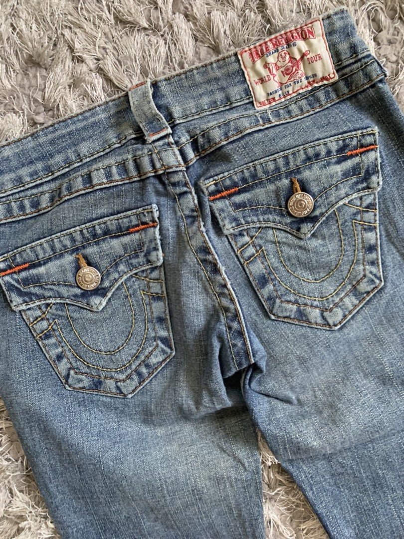 True Religion Billy (Category: Jeans) located in Cagayan de Oro. Submitted by densho69 (Listing ID 1459949507, Image 3). Description: Waist: 25-26 Length: 39 Condition: 8.5/10 Color rate: 8.5/10 Issue: need wash, minor heel bites.