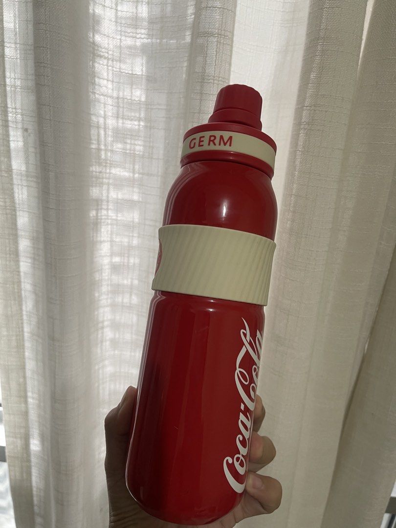 Tumbler Coca cola (Category: Water Bottles & Tumblers) located in Makati City. Submitted by fleeka (Listing ID 1460015516, Image 2). Description: Red & white Coca-Cola thermos tumbler, perfect for daily use.