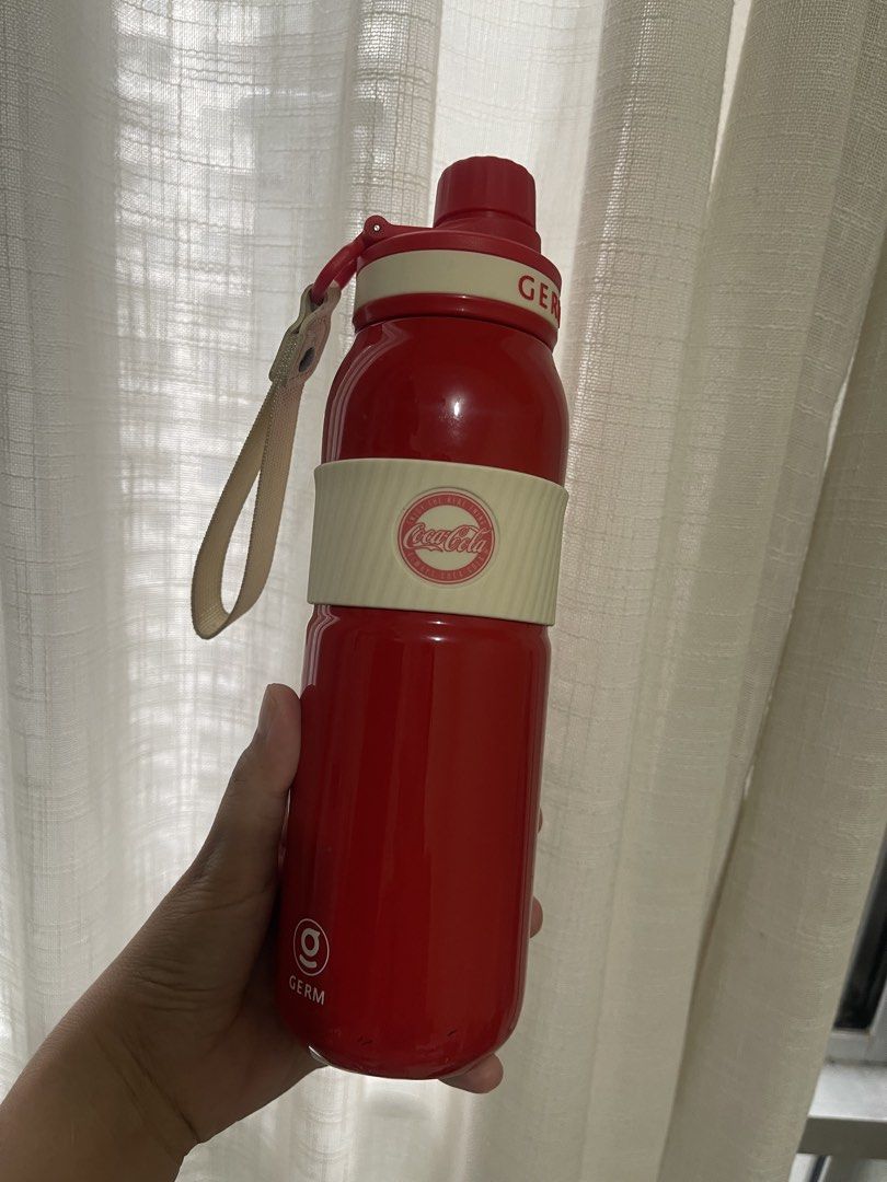 Tumbler Coca cola (Category: Water Bottles & Tumblers) located in Makati City. Submitted by fleeka (Listing ID 1460015516, Image 3). Description: Red & white Coca-Cola thermos tumbler, perfect for daily use.