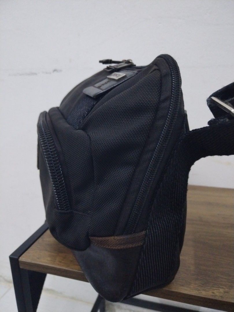 TUMI (Category: Bags & Wallets) located in Kuala Terengganu. Submitted by che_man_bundle (Listing ID 1460080613, Image 3). Description: Condition nice.