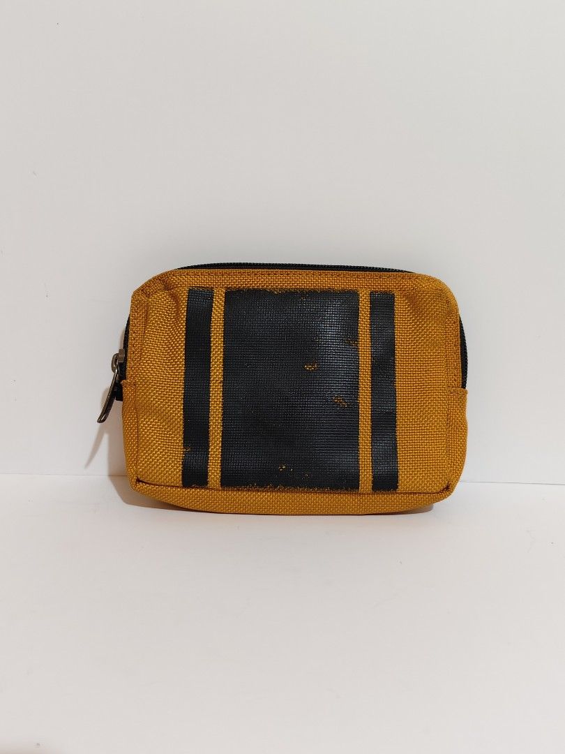 Tumi purse (Category: Purses & Pouches) located in Bayombong. Submitted by ecec1992 (Listing ID 1459974952, Image 1). Description: issue kita sa picture yan lang issue mo.