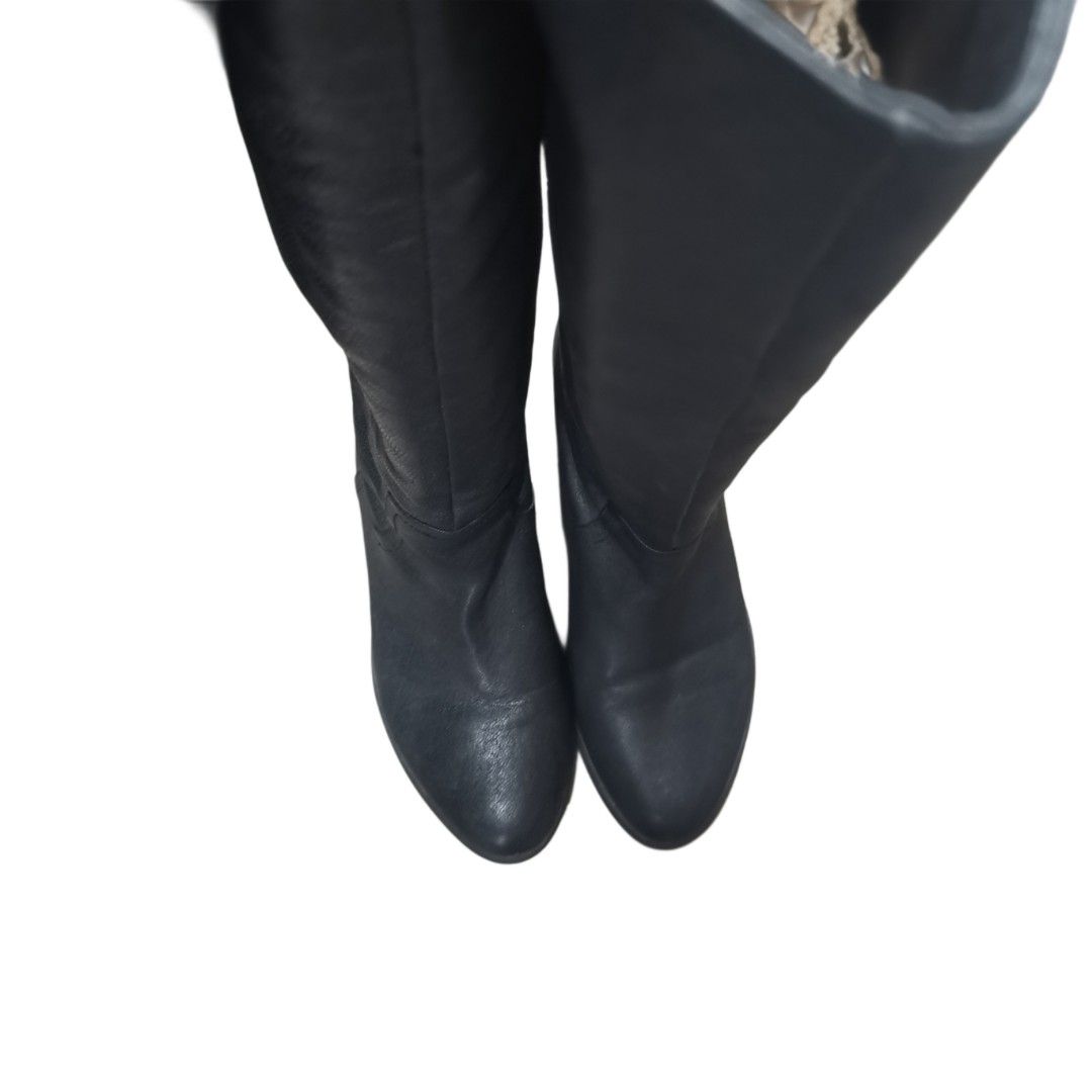 Twinkle Soft-leather High Boots (Black, 35 or 4) (Category: Boots) located in General Mariano Alvarez. Submitted by hundred_lives (Listing ID 1459964361, Image 2). Description: Twinkle Soft-leather High Boots (Black, 35 or 4) Authentic Original Good Condition ‼️***Or Best Offer Wins***‼️ ‼️***Split Or As Pack***‼️ ‼️***Negotiable All Items***‼️ ‼️***What You See Is What You Get***‼️ Tags: burberry fendi mcm givenchy yohji yamamoto rick owens prad