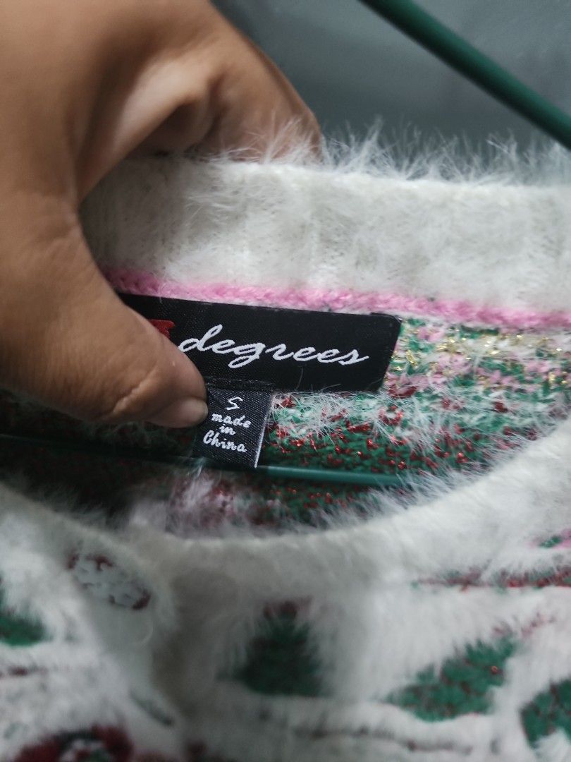 Ugly Christmas KNITED sweater small (Category: Coats, Jackets and Outerwear) located in Manila. Submitted by mharl16apron (Listing ID 1459969858, Image 2). Description: small like new need wash all items are from bale please manage your expectation.