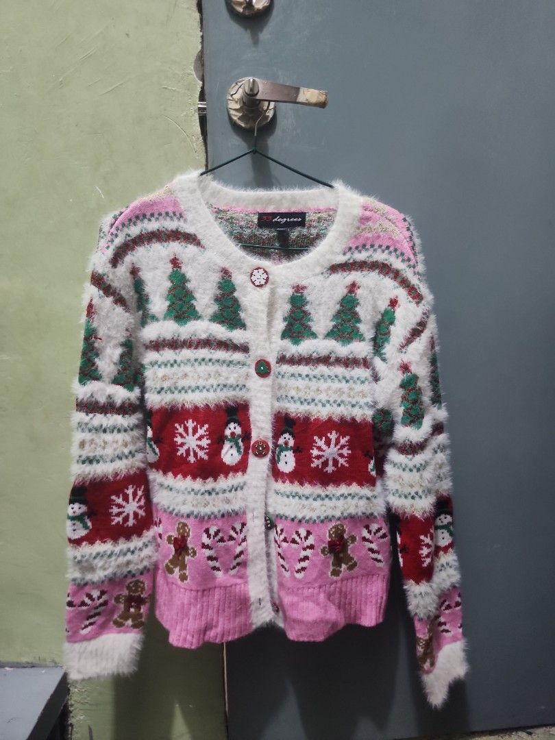 Ugly Christmas KNITED sweater small (Category: Coats, Jackets and Outerwear) located in Manila. Submitted by mharl16apron (Listing ID 1459969858, Image 1). Description: small like new need wash all items are from bale please manage your expectation.