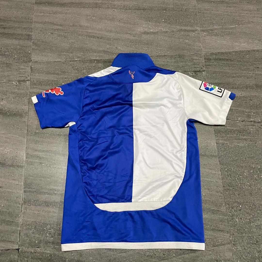 Umbro jersey (Category: Activewear) located in Marikina City. Submitted by veenluke (Listing ID 1460040890, Image 2). Description: Umbro jersey 23X17.