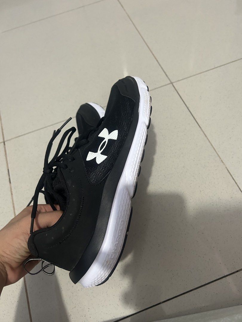 Under Armour Charged Assert (Category: Sneakers) located in Iloilo. Submitted by stebsells (Listing ID 1460062779, Image 1). Description: - Brand: Under Armour - Model: Charged Assert - Size: 9.5 US Men's - Color: Black - Perfect for everyday wear and workouts.