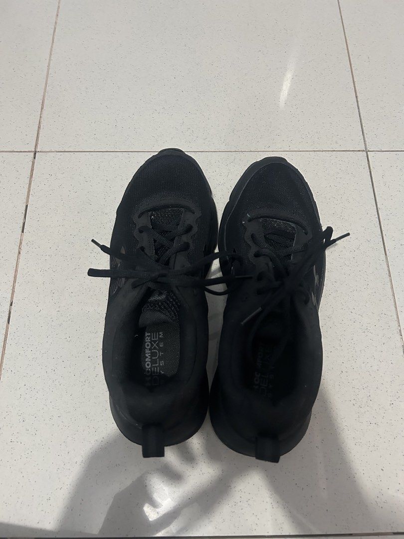 Under Armour Charged Assert Black Running Shoes (Category: Sneakers) located in Iloilo. Submitted by stebsells (Listing ID 1460063614, Image 2). Description: - Brand: Under Armour - Model: Charged Assert 9 - Type: Running Shoes - Color: Black - Size: US Men's 9 - Origin: Made in Vietnam - Features: Comfortable for everyday wear or training, breathable mesh upper, durable rubber outsole..