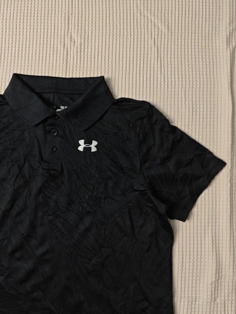 Under Armour Polo Shirt (Category: Activewear) located in Dapitan. Submitted by vincesabejon (Listing ID 1460017015, Image 3). Description: Under Armour Polo Shirt 19.5" Width 22.5" Length Excellent Condition Cut washtag Loose stitch Pang pickle nyo po🥒 Php:📥📥📥 Loc: Mindanao Unli vouch and vc for safety transaction!.