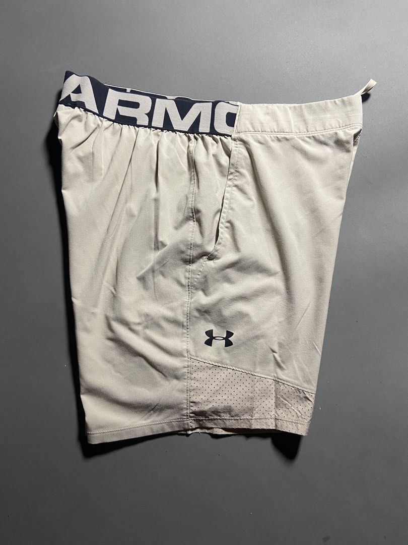 Under Armour Vanish Woven Short (Category: Activewear) located in Cabuyao City. Submitted by chukz_x (Listing ID 1459959435, Image 2). Description: Under Armour Vanish Woven Short Size : XL Dimes : 44-38W 19L Condition : Excellent Issue : None Price : 450 📍READY TO WEAR 📍Cabuyao Laguna.