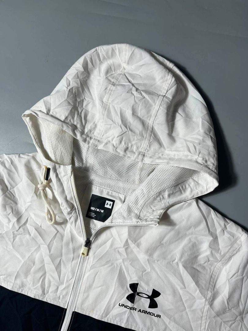 UNDER ARMOUR WINDBREAKER (Category: Coats, Jackets and Outerwear) located in General Santos City (Dadiangas). Submitted by arjay_genita (Listing ID 1460011618, Image 2). Description: Under Armour ‼️Size Medium (21/26) ‼️Excellent condition ‼️Color rate 9.5./10 ‼️Need Wash.