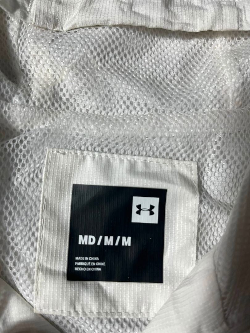 UNDER ARMOUR WINDBREAKER (Category: Coats, Jackets and Outerwear) located in General Santos City (Dadiangas). Submitted by arjay_genita (Listing ID 1460011618, Image 3). Description: Under Armour ‼️Size Medium (21/26) ‼️Excellent condition ‼️Color rate 9.5./10 ‼️Need Wash.