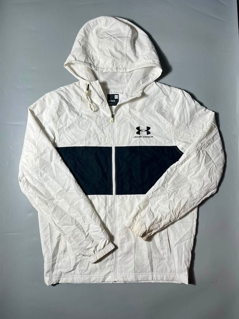 UNDER ARMOUR WINDBREAKER (Category: Coats, Jackets and Outerwear) located in General Santos City (Dadiangas). Submitted by arjay_genita (Listing ID 1460011618, Image 1). Description: Under Armour ‼️Size Medium (21/26) ‼️Excellent condition ‼️Color rate 9.5./10 ‼️Need Wash.