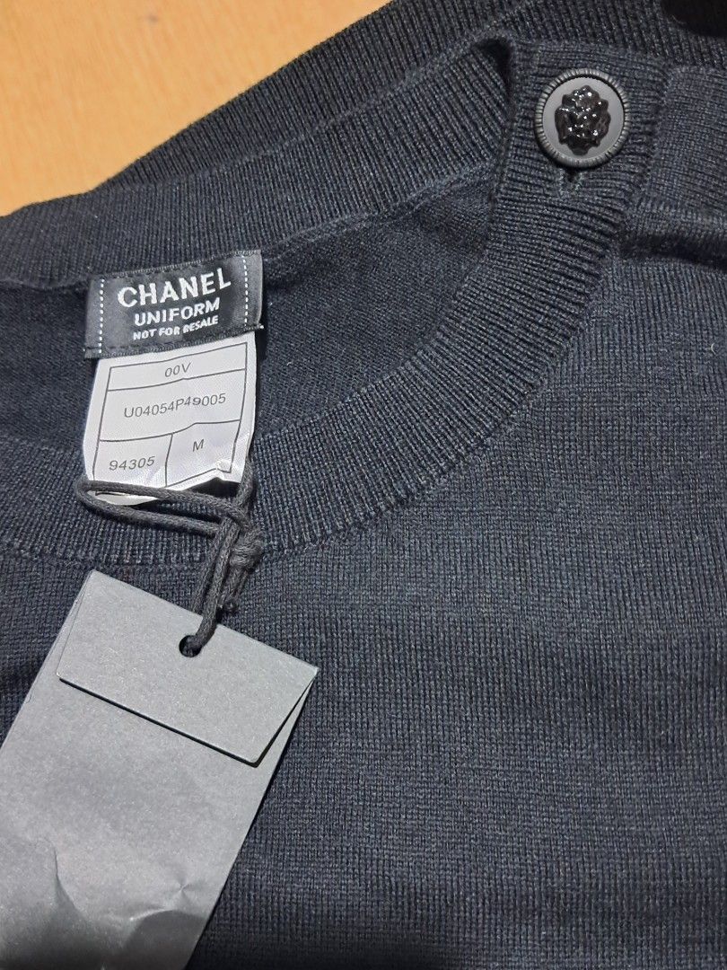 Uniform pullover (Category: Luxury Apparel) located in Quezon City. Submitted by melmgpy (Listing ID 1459962774, Image 2). Description: .