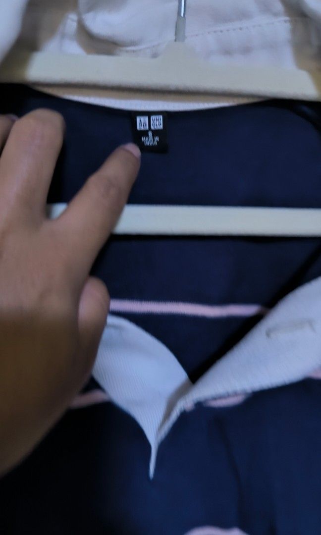 Uniqlo (Category: Tshirts & Polo Shirts ) located in Manila. Submitted by grae_son (Listing ID 1459955006, Image 3). Description: Uniqlo Long sleeve Small No issue 2 times worn.