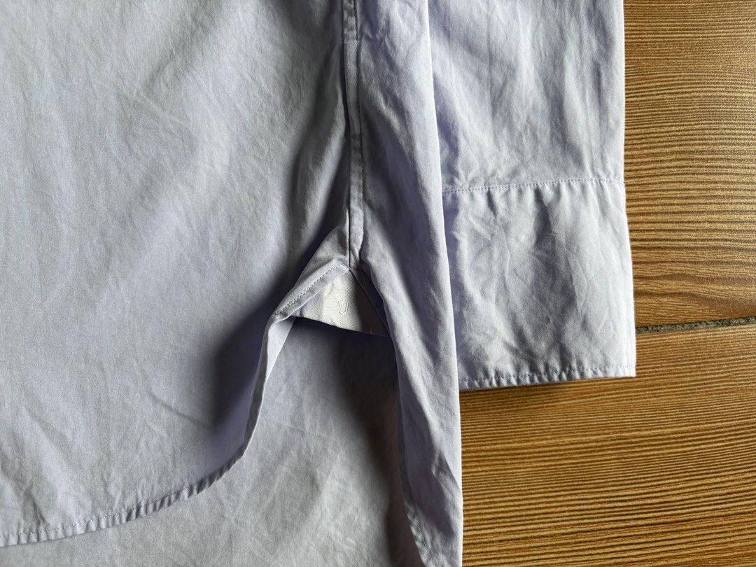 UNIQLO + J POLO LONGSLEEVE (Category: Longsleeves) located in Makati City. Submitted by jnc__apparel (Listing ID 1460042812, Image 3). Description: 🏷️ UNIQLO + J POLO LONGSLEEVE 📌 Dimes: 24L x 20 W 📌 Size: Small on tag for womens 📌 Condition: Like new 📌 Color rate: 10/10 📌 Issue: None ✅ Washed and ready to wear .
