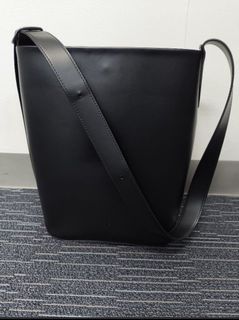 (Category: ) located in . Submitted by lovemythrifts (Listing ID 1460037604, Image 1). Description: .
