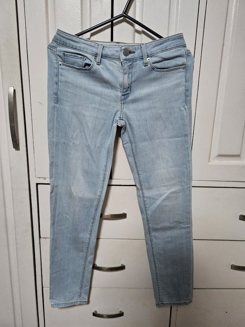 Uniqlo jeans (Category: Jeans) located in Quezon City. Submitted by galecollection (Listing ID 1460020595, Image 1). Description: .