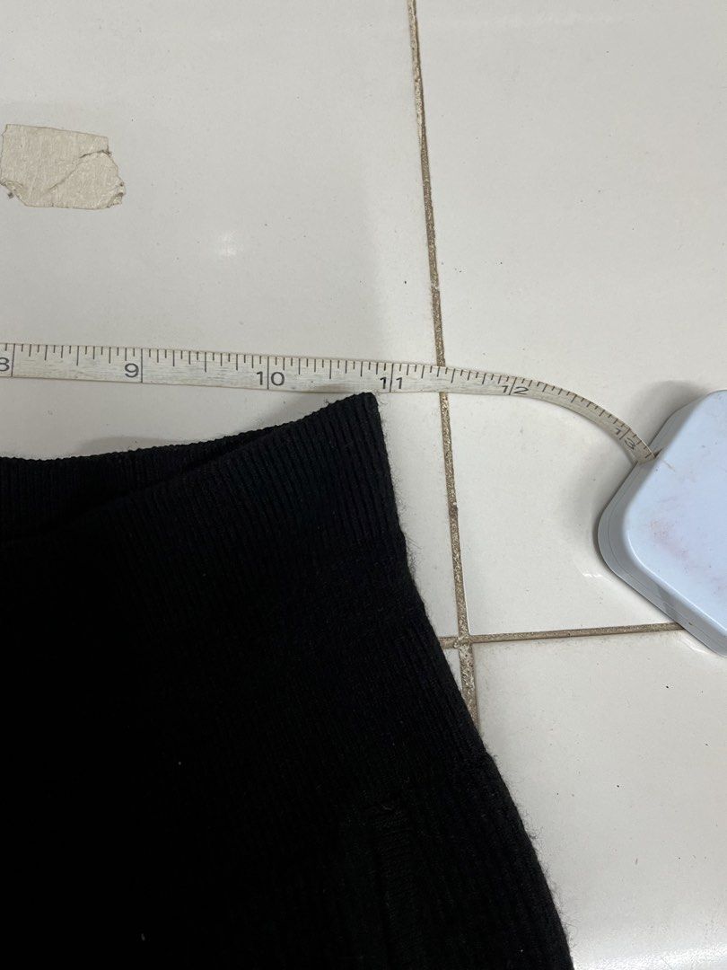 Uniqlo knit ribbed pants (Category: Other Bottoms) located in Floridablanca. Submitted by common.room (Listing ID 1459903899, Image 2). Description: last price been used a few times it’s cotton so may himulmol.