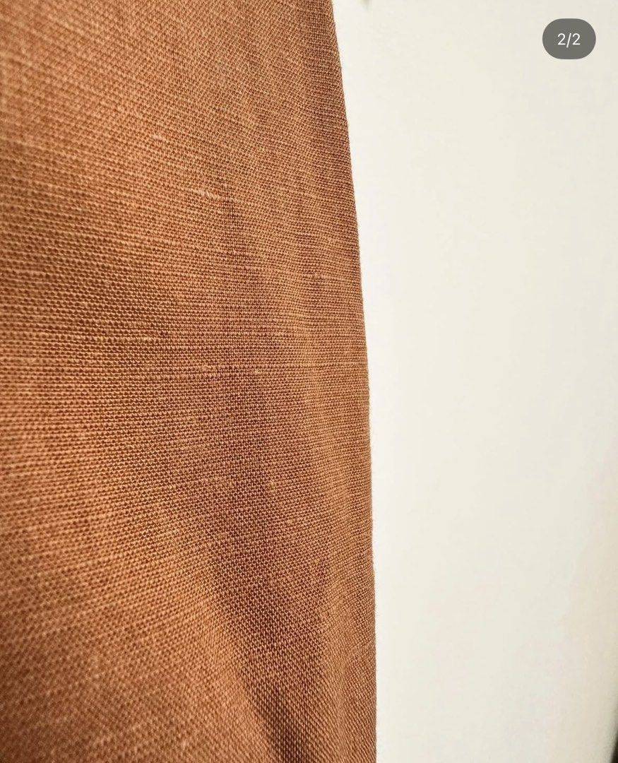 UNIQLO Linen Pants (Category: Other Bottoms) located in Marikina City. Submitted by dr_thrifty (Listing ID 1460004297, Image 2). Description: Waist 60-66cm Hip 85-91cm.
