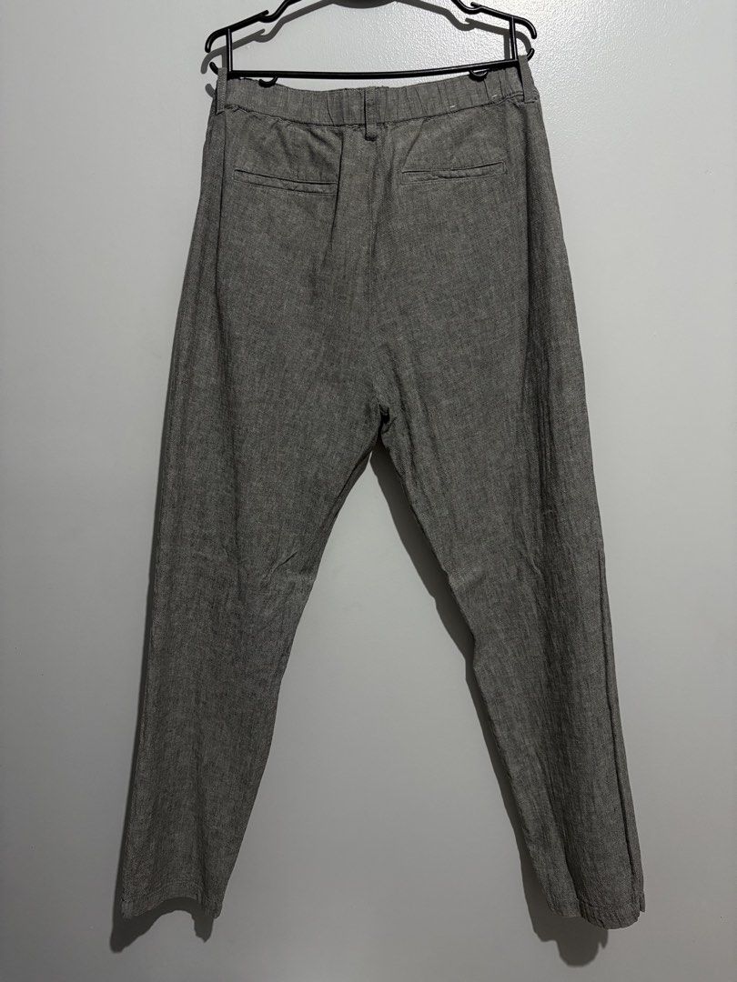 Uniqlo smart pants (Category: Other Bottoms) located in Binan City. Submitted by moonlight.26 (Listing ID 1460086398, Image 2). Description: rfs: decluttering 🥹🙏🏼.