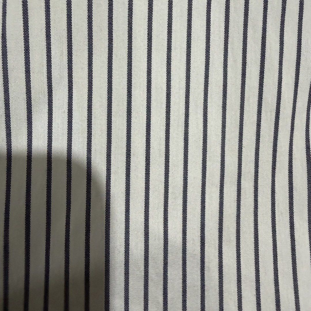 Uniqlo Striped Button-Up Shirt Size M (Category: Shirts) located in Minalabac. Submitted by ashleysusedclothingshop (Listing ID 1459937065, Image 3). Description: Uniqlo Long-Sleeved Shirt Classic Navy & White Pinstripe Pattern Button-up Front with Collar With washable stains.