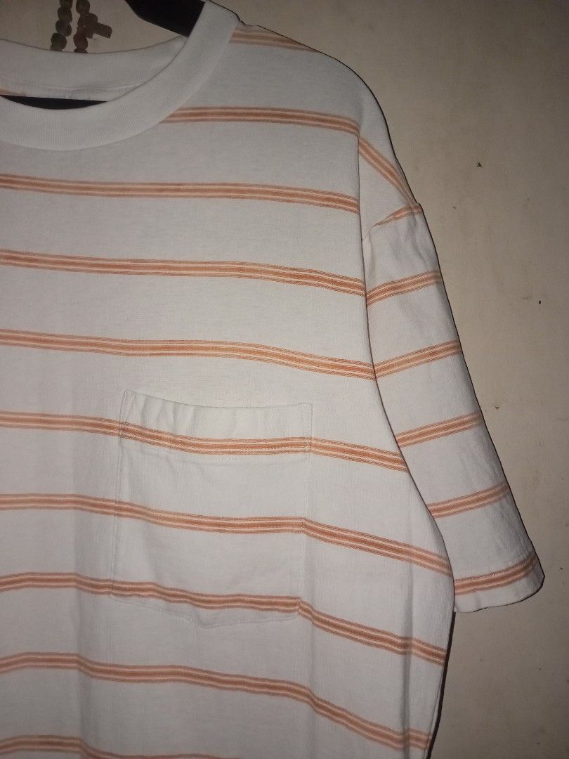Uniqlo Striped Pocket tee (Category: Tshirts & Polo Shirts ) located in Manila. Submitted by kenny200024 (Listing ID 1460073641, Image 2). Description: Uniqlo Striped Pocket tee - size large - width 22 | length front 27.5 - back 29 - good condition - minor flaws / issues seen on pic.
