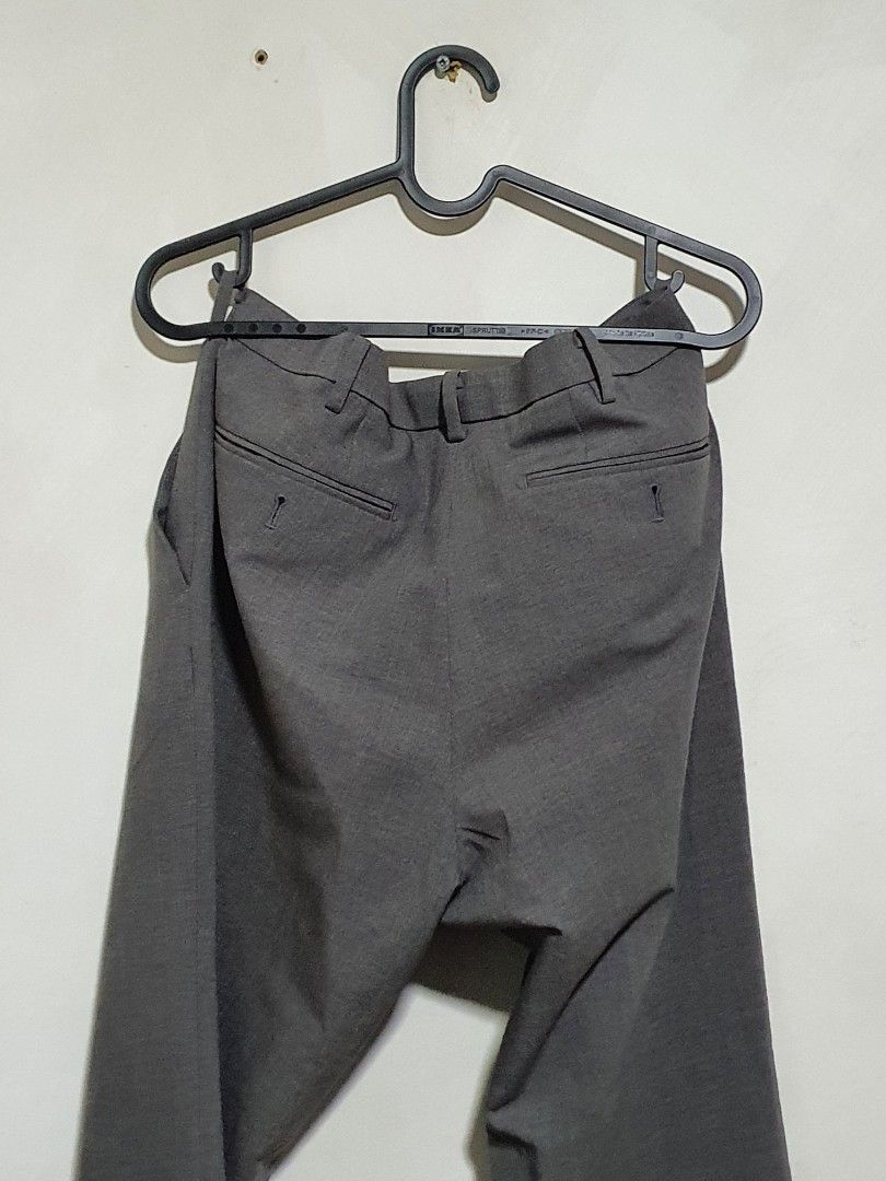 UNIQLO Trouser Pants (Category: Trousers) located in Marikina City. Submitted by jpgantang (Listing ID 1460080550, Image 3). Description: Selling: UNIQLO Trouser Pants 》 Secondhand item | Slightly used 》 Issue/s: None 》 Reason for selling: Not using anymore.
