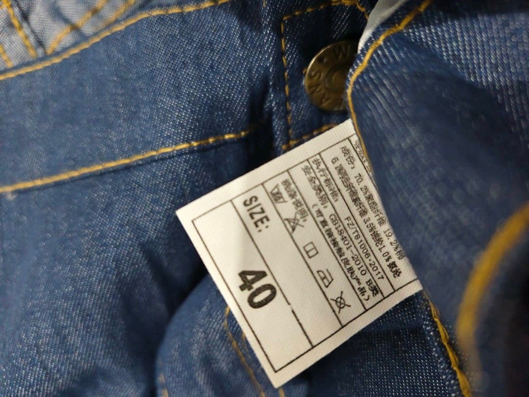 Unisex Denim Jeans Size 40 (Category: Jeans) located in Santa Rosa. Submitted by gettinggorgeousph (Listing ID 1459932362, Image 2). Description: - Unisex Denim Jeans - Size: 40 - Condition: Brand New (Never Worn) - Original Price: PHP 700 - Selling Price: PHP 150 - Great Deal!.