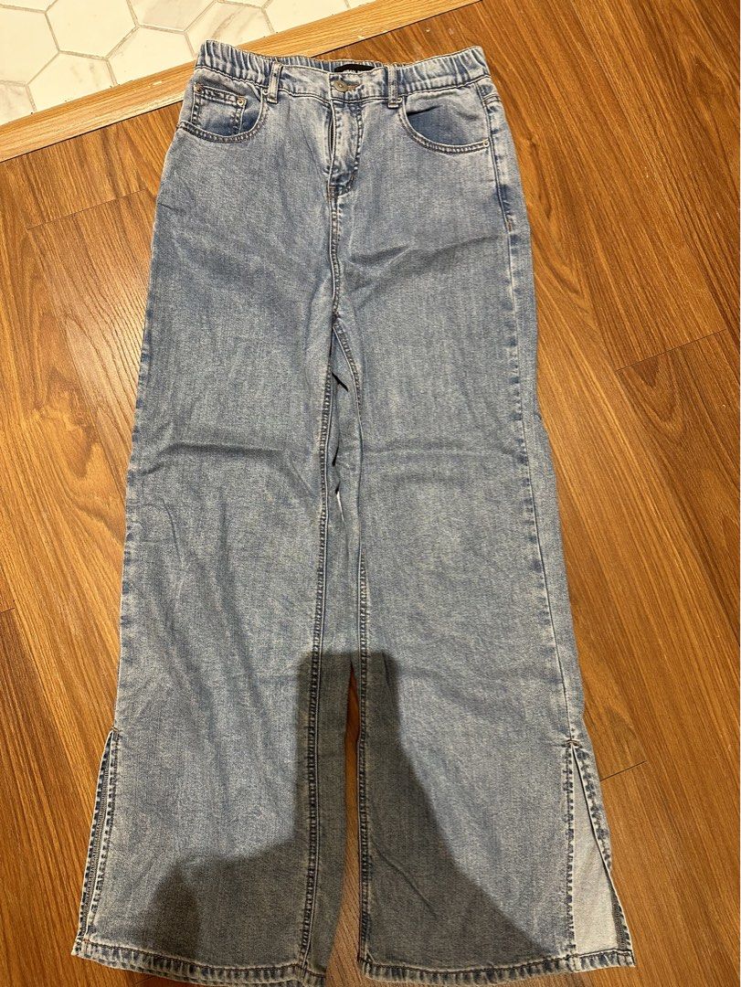 Urban Revivo Pants (Category: Jeans) located in Manila. Submitted by gabbies.closet.mnl (Listing ID 1460067060, Image 3). Description: .